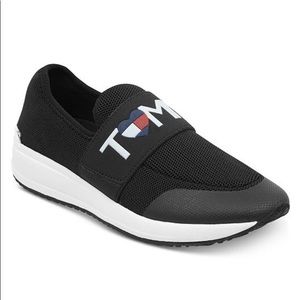 Tommy Hilfiger Womens Rosin fashion sneaker.